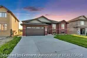 6 Bedroom House with 3 Baths, Open Concept Living and Rental Potential