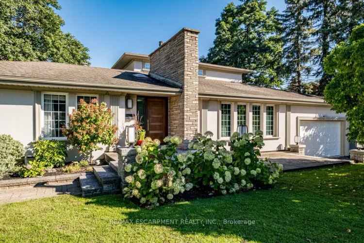 House For Sale in 822, Danforth Place, Burlington, Ontario