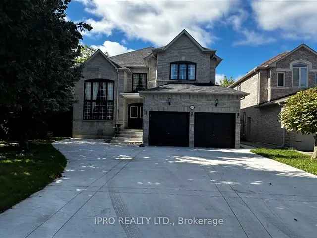 Luxury Basement Apartment in Richmond Hill