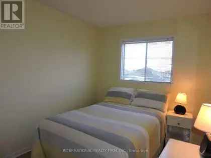 3 Bedroom 2.5 Bath 206m2 Apartment in Mississauga