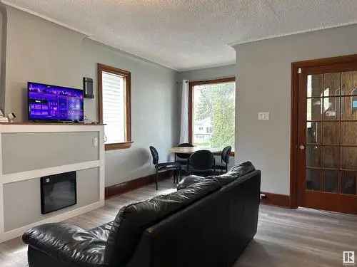 Buy House in Alberta Avenue Edmonton with Modern Features and In-Law Suite