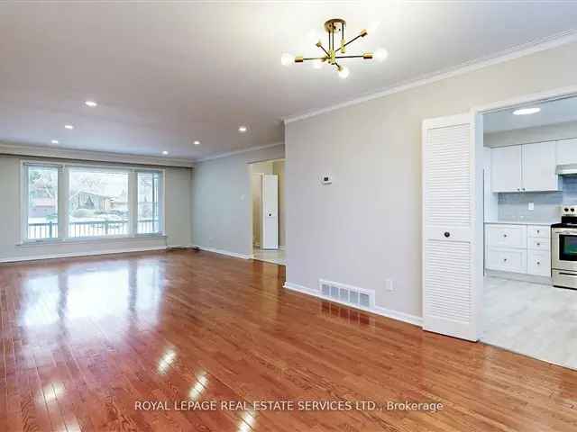 Family Home in Brookhaven Amesbury Neighbourhood New Kitchen Updated