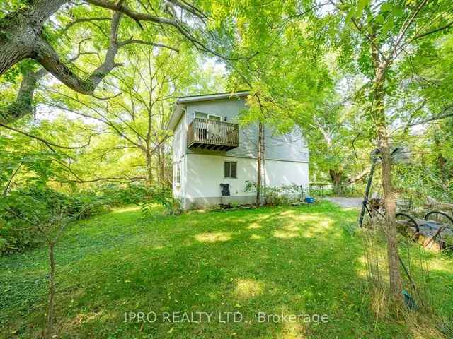 House For Sale in Newmarket, Ontario