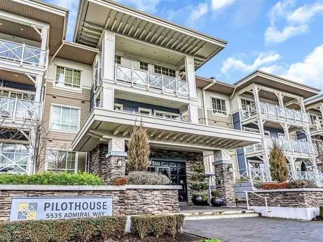 Hampton Cove Waterfront Residence 3 Bed 2 Bath