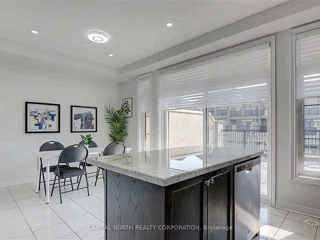 Townhouse For Sale in Vaughan, Ontario