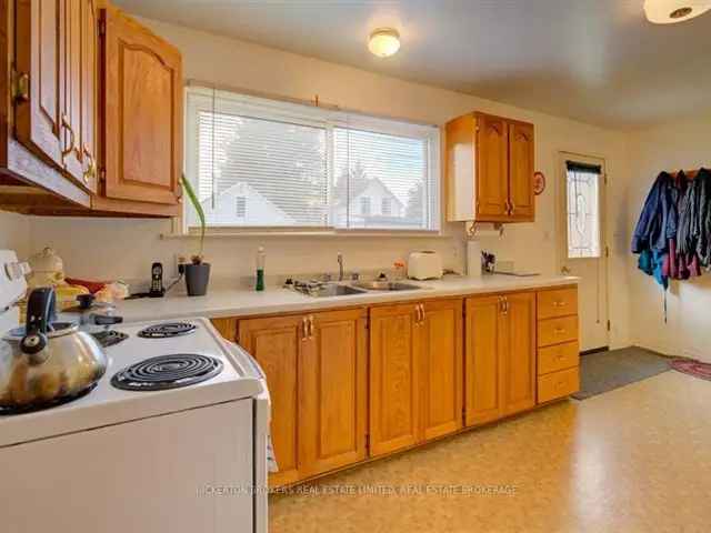 House For Sale in Gananoque, Ontario