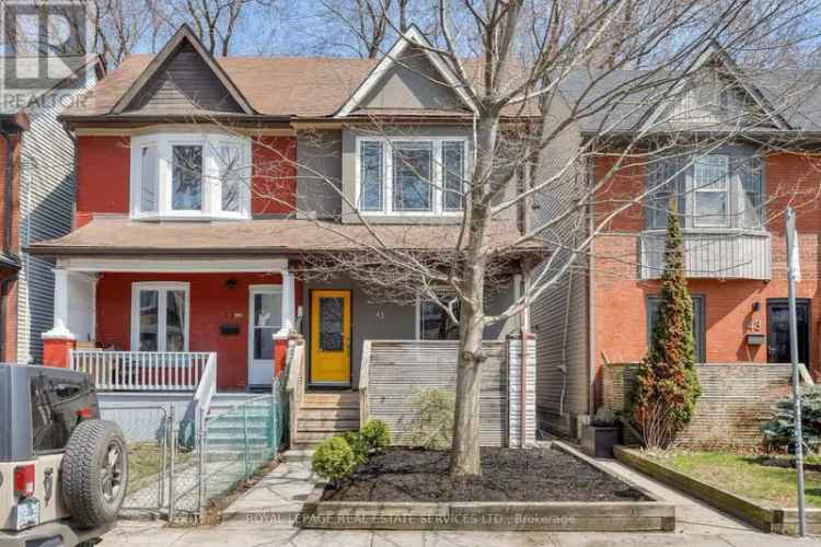 Leslieville Semi-Detached Home Renovation 3 Beds 25 Baths