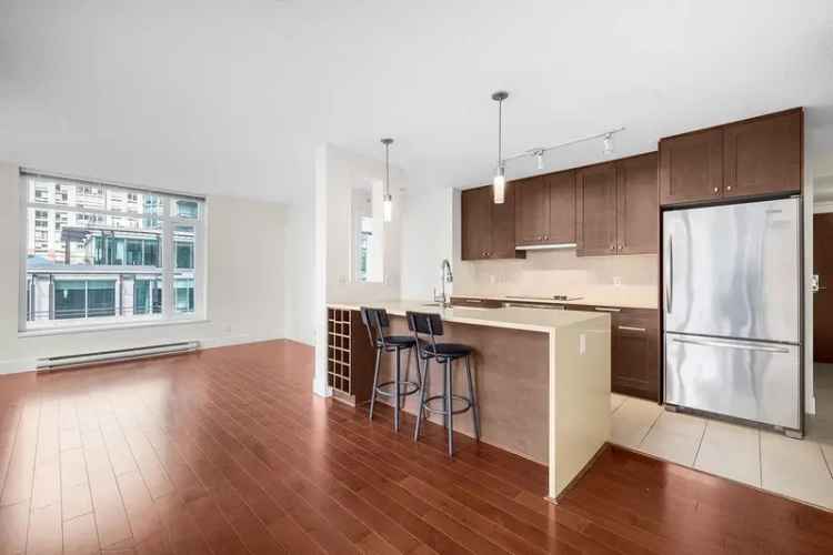 Condo For Sale in Vancouver, British Columbia