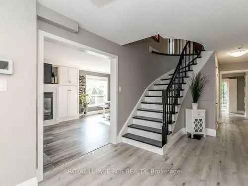 House For Sale In Barrie, Ontario