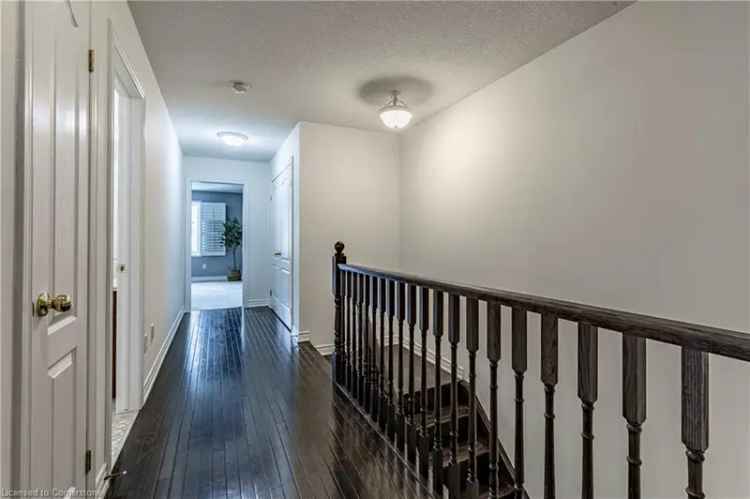 Dundas Executive Townhome - 3 Beds, 2.5 Baths, Finished Basement