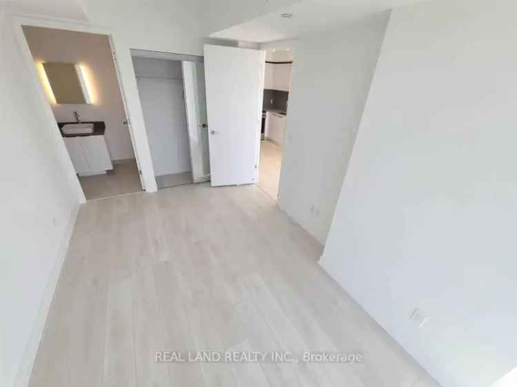 Rent Master Bedroom in Spacious Condo Near University with Great Amenities