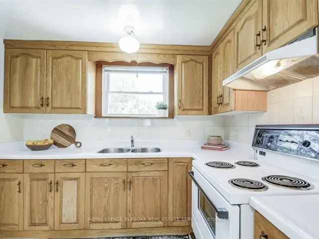 5-Bedroom Home in Hamilton's Crown Point - Updated Kitchen and Backyard