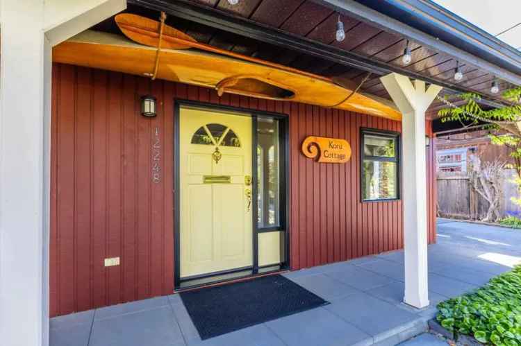 Crescent Beach Home: Stunning Renovated Home Near Beach