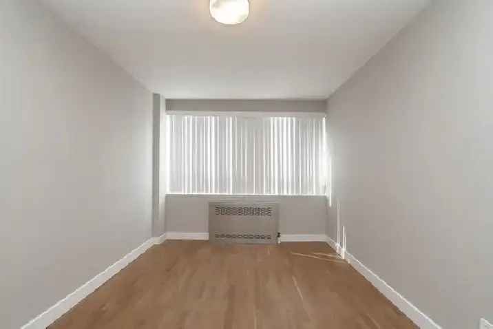 Renovated One bedroom, King and Dufferin - ID 3561