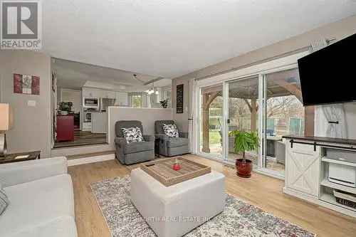 4-Bedroom House For Sale in Barrhaven - Updated Kitchen and Bathrooms - Sens Basement