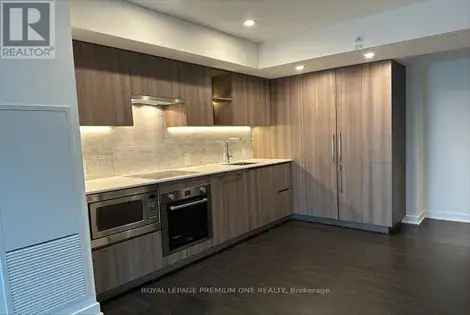 1 room apartment of 361 m² in Toronto