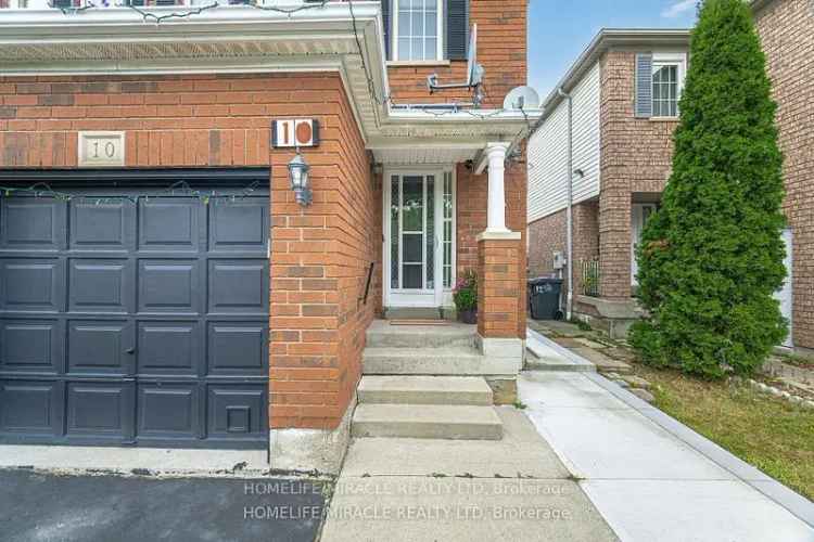 House For Sale in Brampton, Ontario