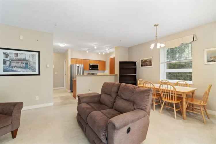 Champlain Heights Townhouse 3 Beds 2 Baths 1100 sq ft