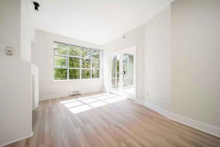 New Yorker Condo 2 Bed 2 Bath Den  Near Broadway Skytrain