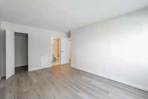 1 room apartment of 57 m² in Montreal