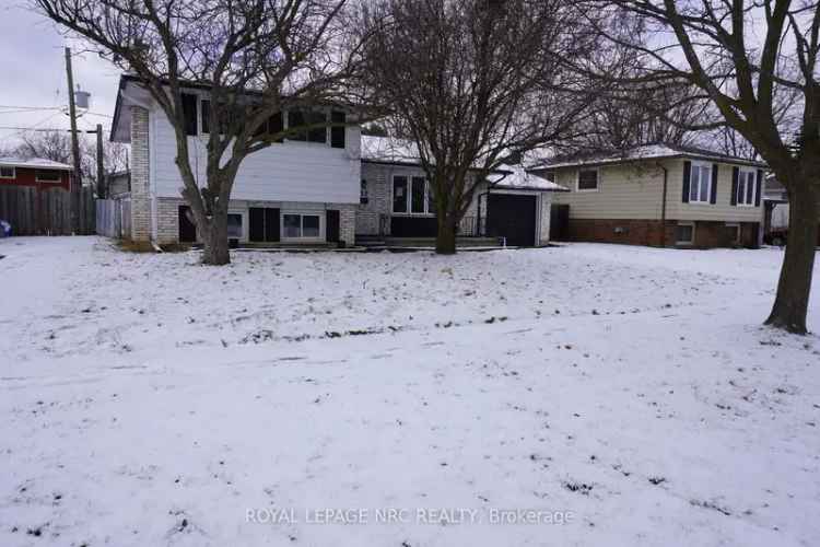 Welland North End 3 3 Bedroom Side Split Home with Pool