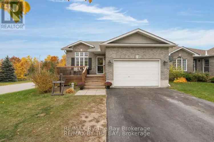 Family Home in Victoria Harbour with Finished Basement and Large Lot