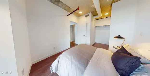 1 room apartment of 357 m² in Toronto