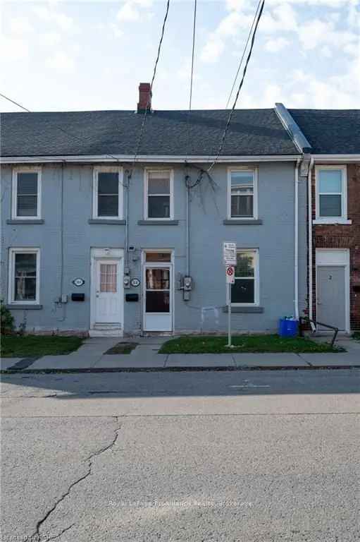 House For Sale in Kingston, Ontario