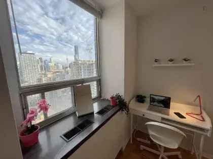 Rent 1 Room Apartment in Toronto with Gym and Pool Access