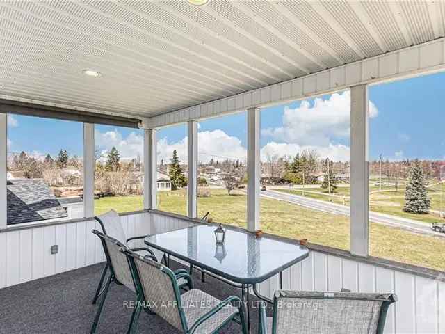 House For Sale in Smiths Falls, Ontario