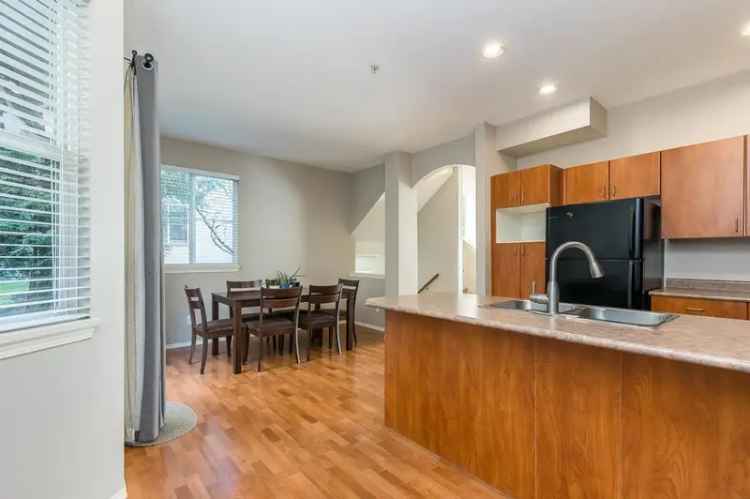 Townhouse For Sale in Abbotsford, British Columbia