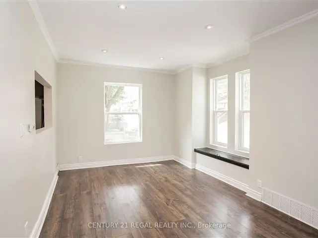 House For Sale in Hamilton, Ontario