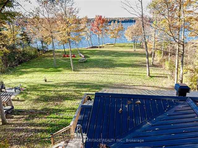 Charming Waterfront Cottage - 2 Bedroom + Bunkie - Stunning Sunset Views