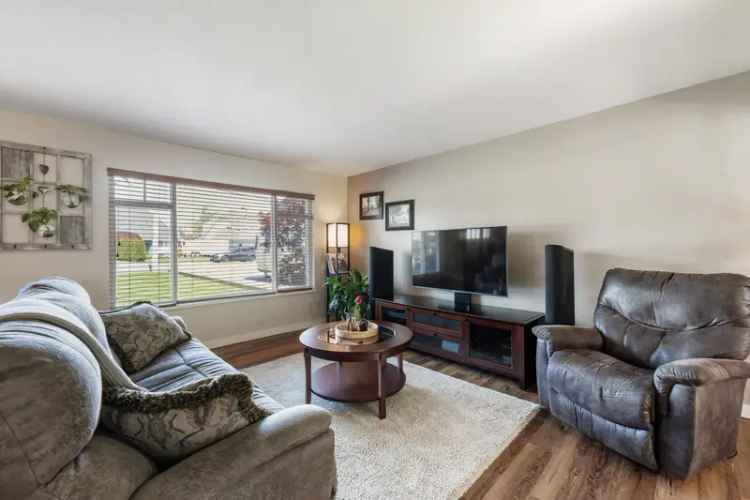 Hawthorne House for Sale in Ladner
