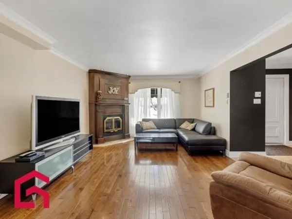 Two Storey Waterfront Home Montreal