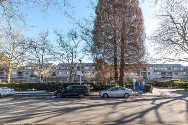 1 Bedroom Condo in Boyd Park Richmond Under 400K