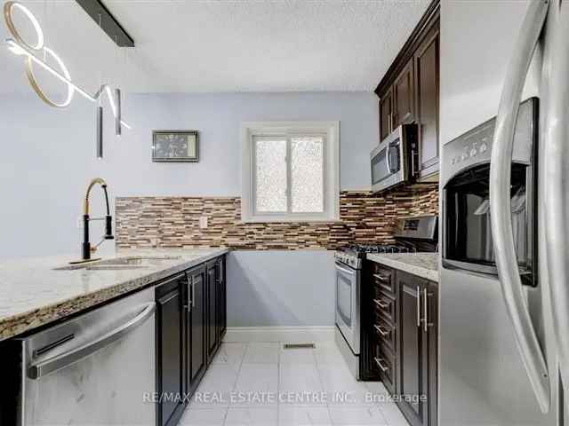 House For Sale in Mississauga, Ontario