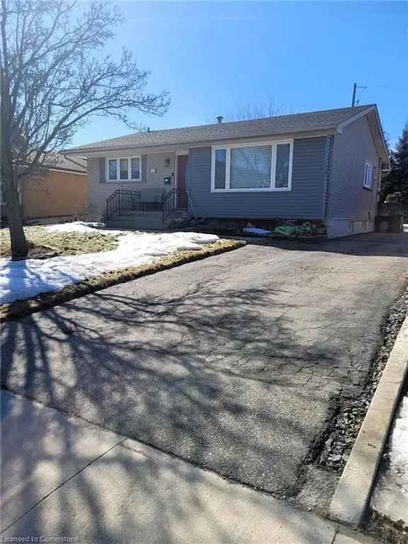 House For Sale in 273, Montmorency Drive, Hamilton, Ontario