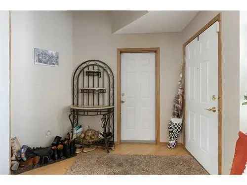 House For Sale In Somerset, Calgary, Alberta
