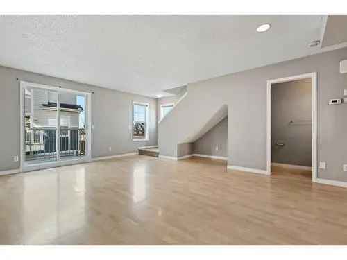 Townhouse For Sale In New Brighton, Calgary, Alberta