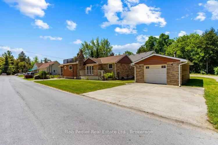 Sauble Beach Ranch Home 3 Beds 15 Baths 2 Fireplaces