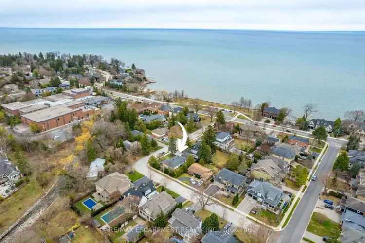 Spacious Bungalow on Double Lot in Roseland Burlington