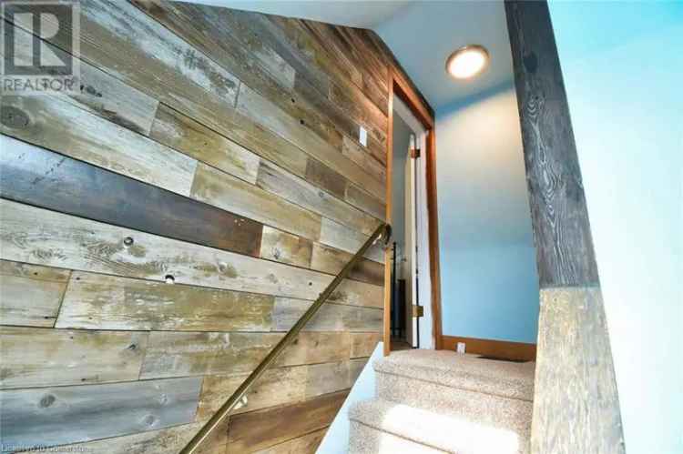 Spacious Family Home in Stamford with Modern Kitchen and Hot Tub