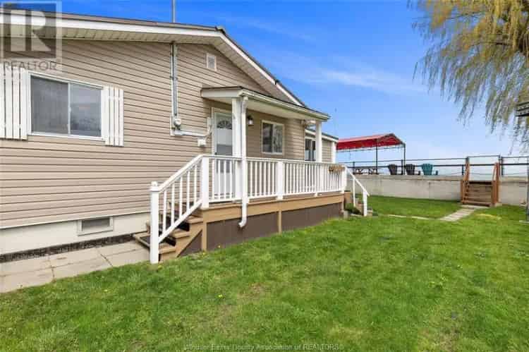 Lakeside Cottage Lake Erie 2-Bedroom Move in Ready