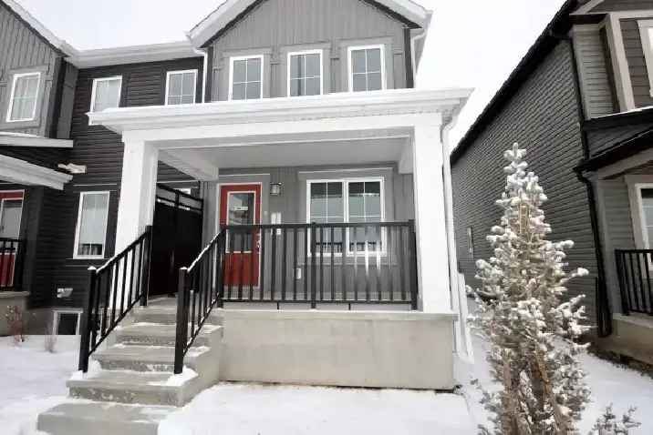 3 Bed 2.5 Bath Townhouse Hearthstone Sherwood Park Double Garage
