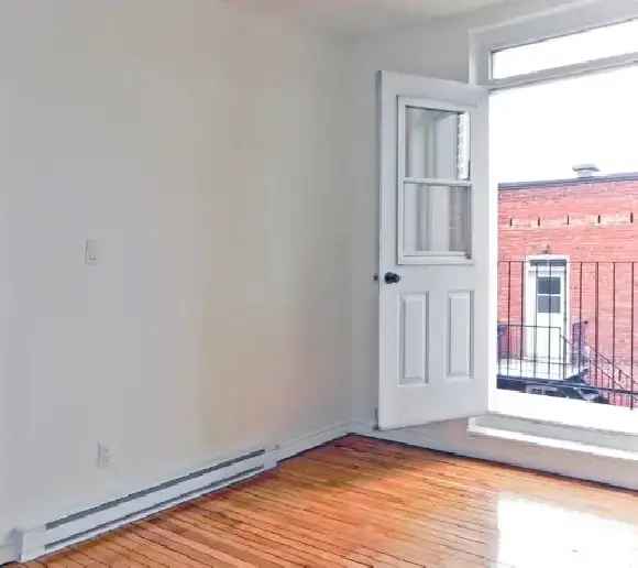 Charming Renovated 4.5 Room Apartment Outremont Mile End
