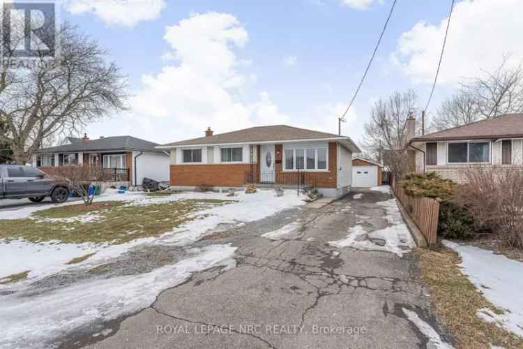 House For Sale in 5, Ashford Place, St. Catharines, Ontario