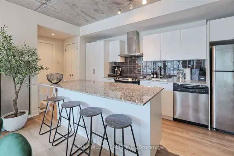 King West Loft 2 Bedroom 2 Bathroom 986 sq ft