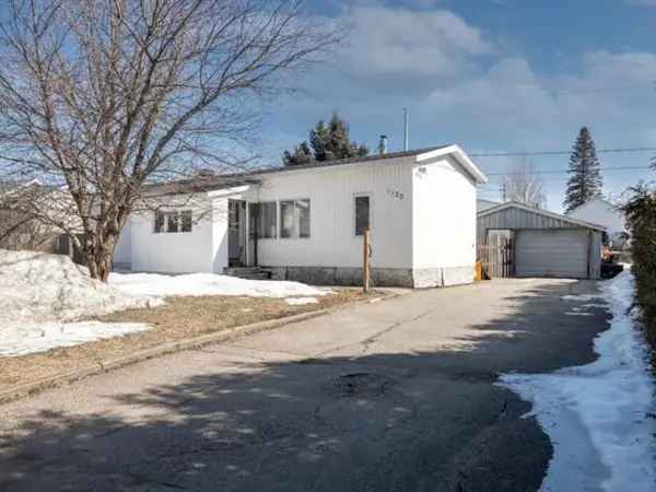 Mobile Home for Sale Quebec 3 Bedrooms Garage Large Lot