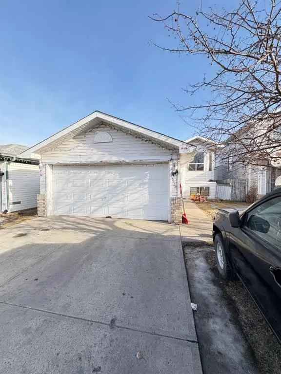 House For Rent in Calgary, Alberta